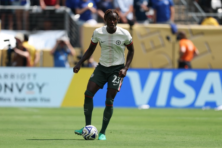 玩法-查洛巴：对阵小蜜蜂是一场硬仗，还不会想对阵拜仁而是专注眼下